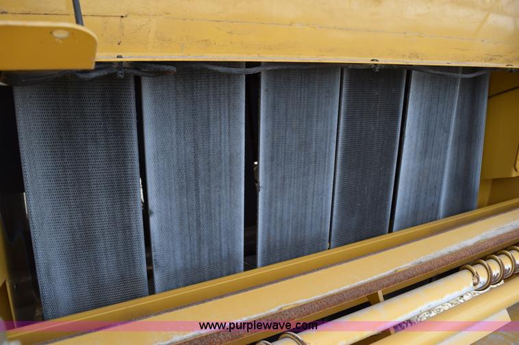 image for item H5072 2011 Vermeer 664 round baler