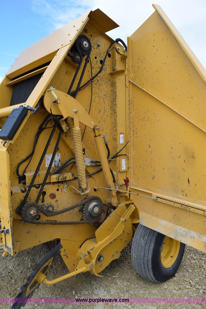 image for item H5072 2011 Vermeer 664 round baler