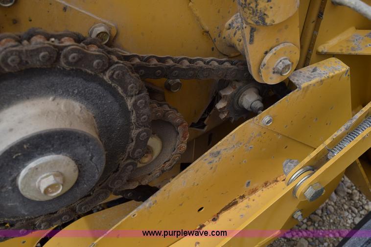 image for item H5072 2011 Vermeer 664 round baler