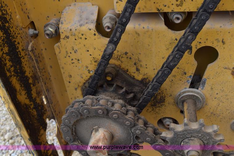 image for item H5072 2011 Vermeer 664 round baler