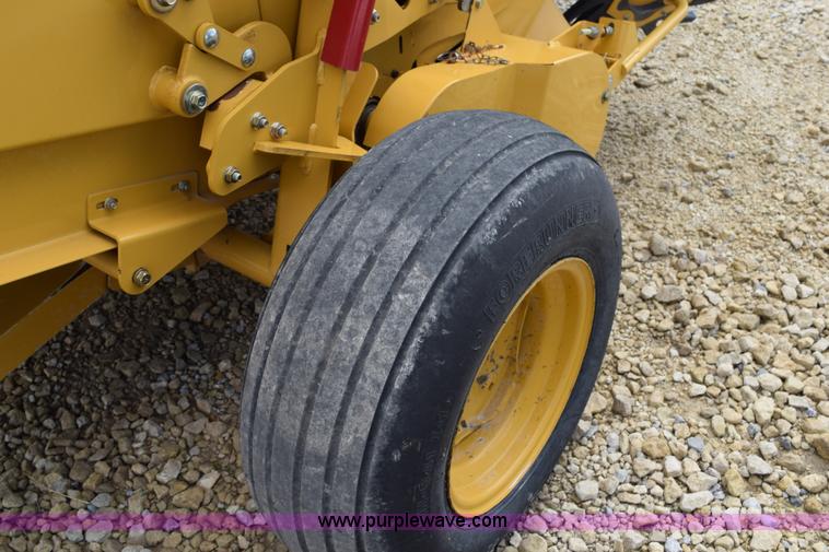 image for item H5072 2011 Vermeer 664 round baler