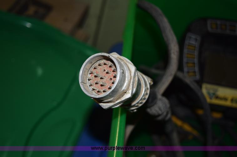 image for item H5072 2011 Vermeer 664 round baler