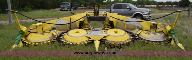 image for item H5077 2008 John Deere 678 forage head