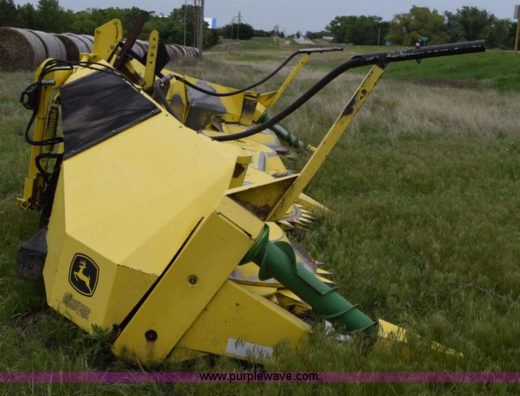 image for item H5077 2008 John Deere 678 forage head