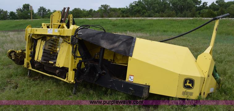 image for item H5077 2008 John Deere 678 forage head