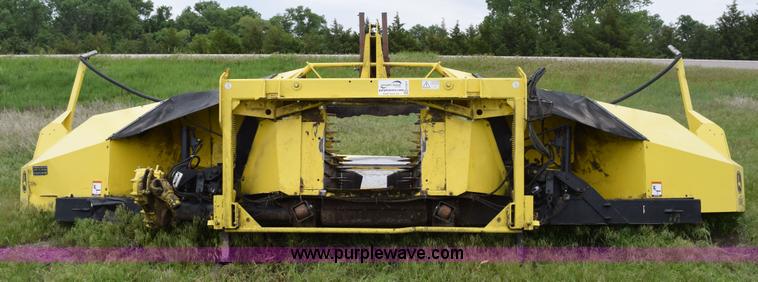 image for item H5077 2008 John Deere 678 forage head
