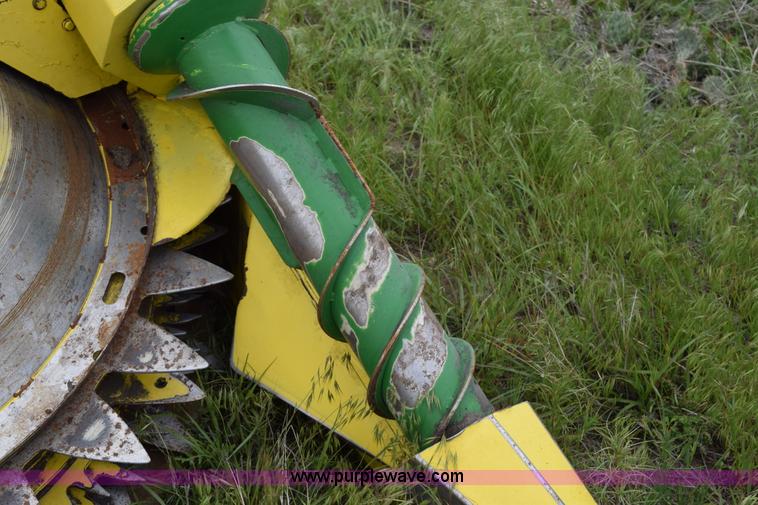 image for item H5077 2008 John Deere 678 forage head