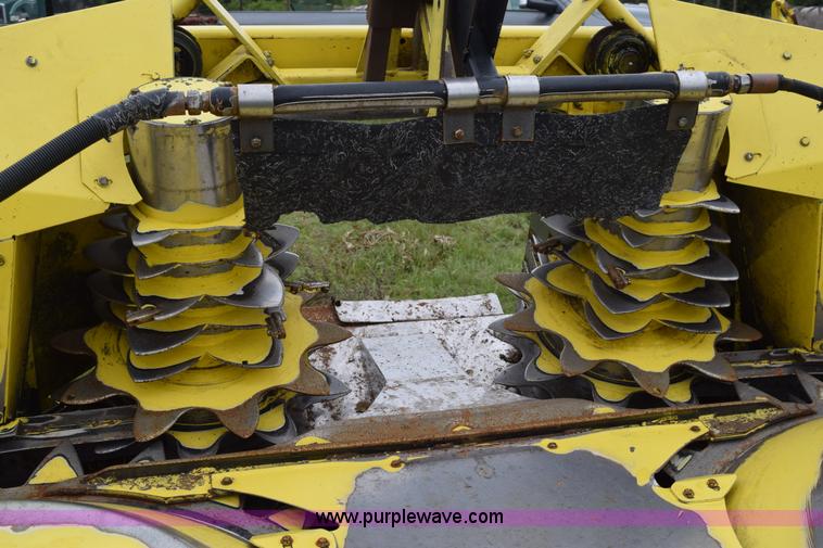 image for item H5077 2008 John Deere 678 forage head