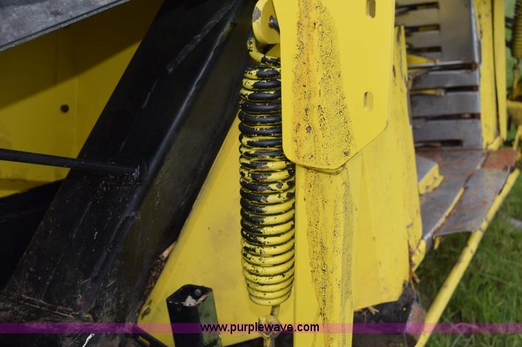 image for item H5077 2008 John Deere 678 forage head