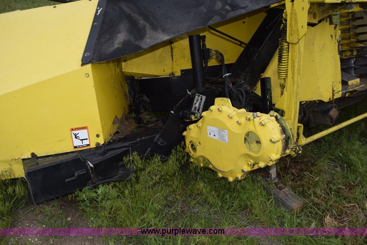 image for item H5077 2008 John Deere 678 forage head