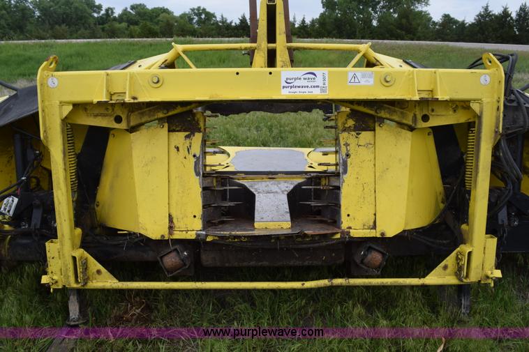 image for item H5077 2008 John Deere 678 forage head