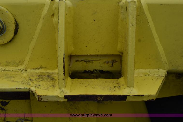 image for item H5077 2008 John Deere 678 forage head