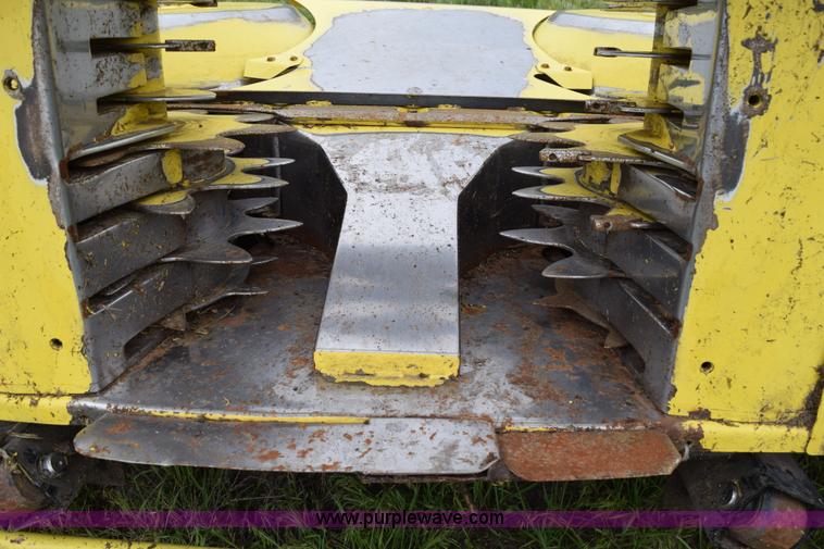 image for item H5077 2008 John Deere 678 forage head