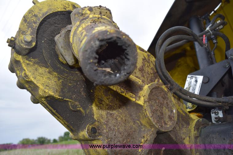 image for item H5077 2008 John Deere 678 forage head