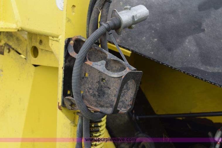 image for item H5077 2008 John Deere 678 forage head