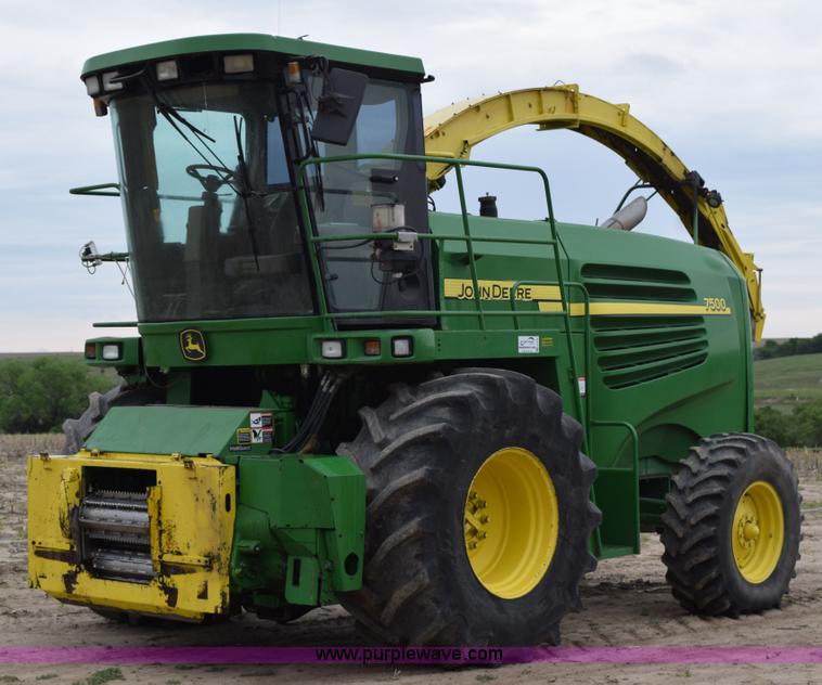 image for item H5078 2003 John Deere 7500 forage harvester