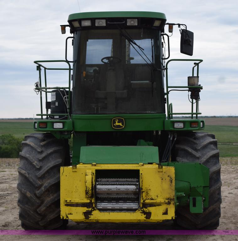 image for item H5078 2003 John Deere 7500 forage harvester