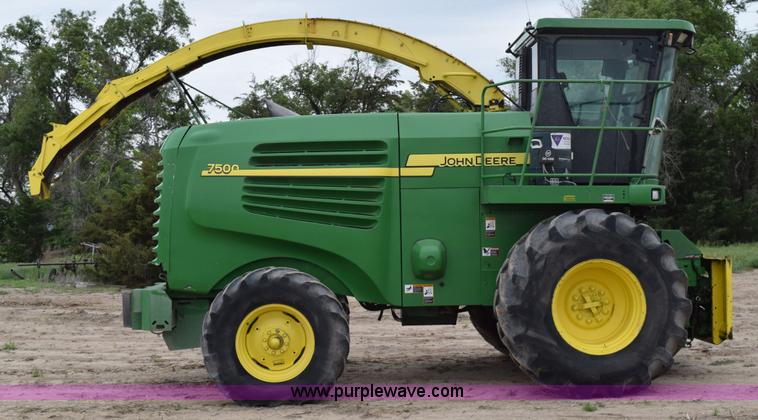 image for item H5078 2003 John Deere 7500 forage harvester