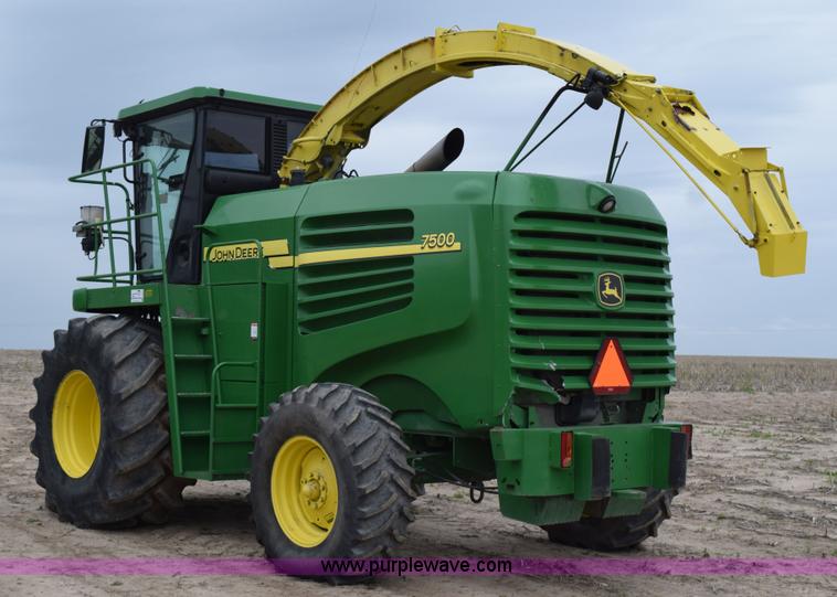 image for item H5078 2003 John Deere 7500 forage harvester