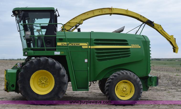 image for item H5078 2003 John Deere 7500 forage harvester