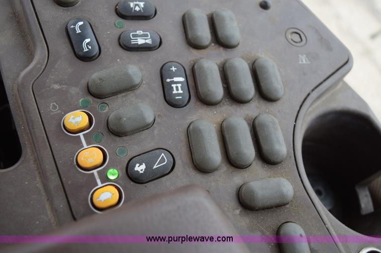 image for item H5078 2003 John Deere 7500 forage harvester