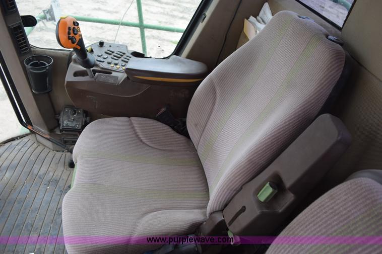 image for item H5078 2003 John Deere 7500 forage harvester