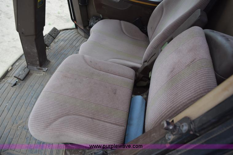 image for item H5078 2003 John Deere 7500 forage harvester