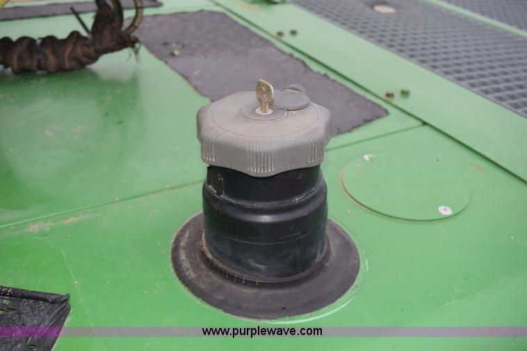 image for item H5078 2003 John Deere 7500 forage harvester