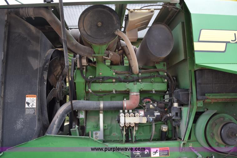 image for item H5078 2003 John Deere 7500 forage harvester