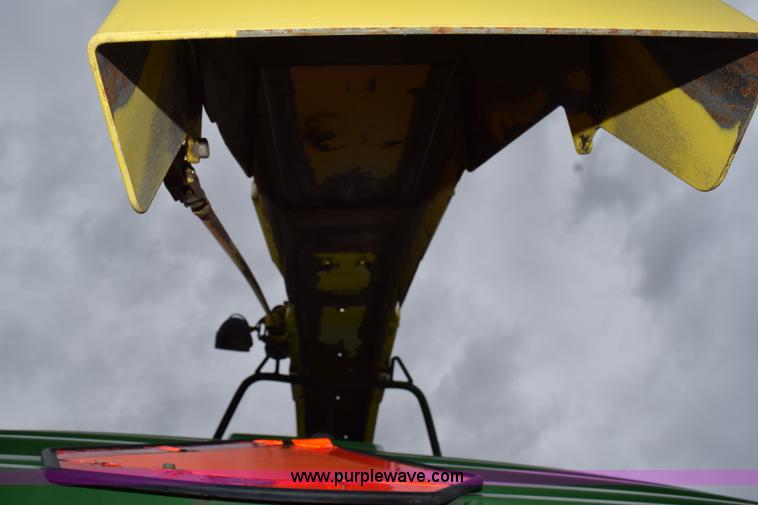 image for item H5078 2003 John Deere 7500 forage harvester