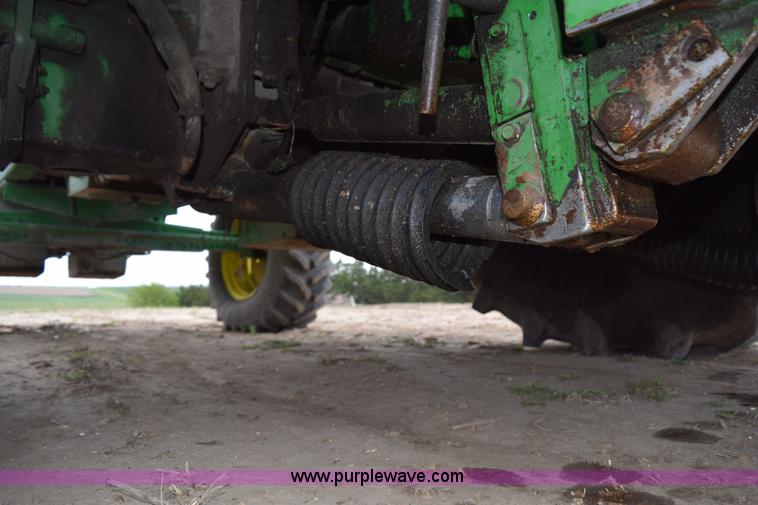 image for item H5078 2003 John Deere 7500 forage harvester