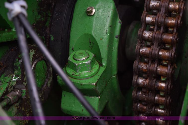 image for item H5078 2003 John Deere 7500 forage harvester