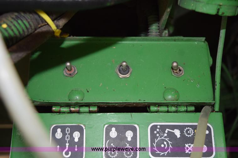 image for item H5078 2003 John Deere 7500 forage harvester