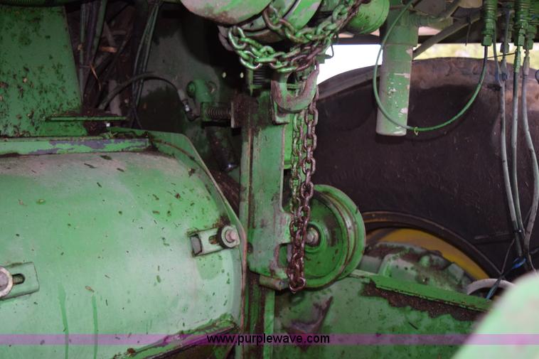 image for item H5078 2003 John Deere 7500 forage harvester