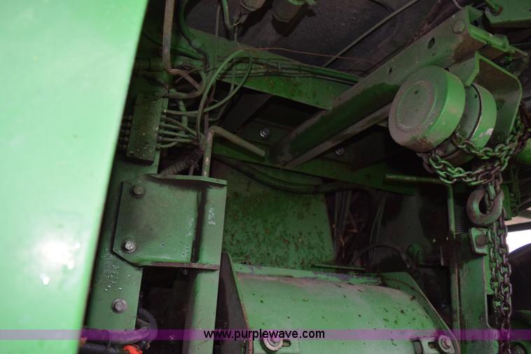 image for item H5078 2003 John Deere 7500 forage harvester