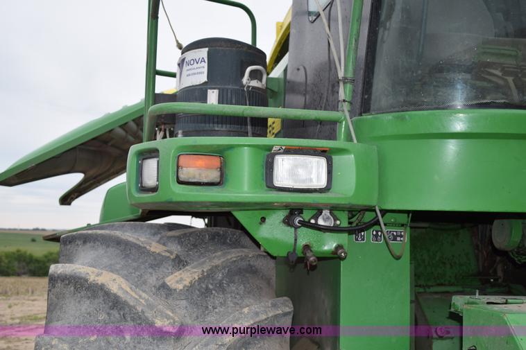 image for item H5078 2003 John Deere 7500 forage harvester