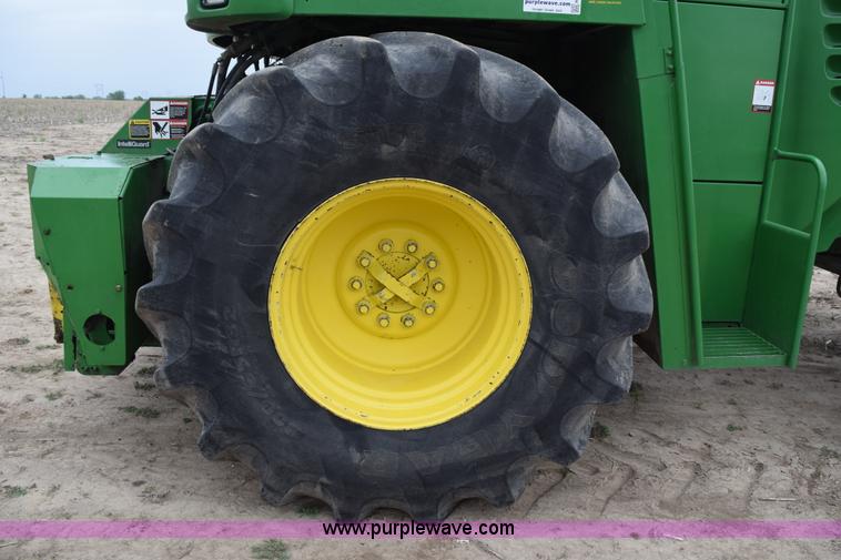 image for item H5078 2003 John Deere 7500 forage harvester