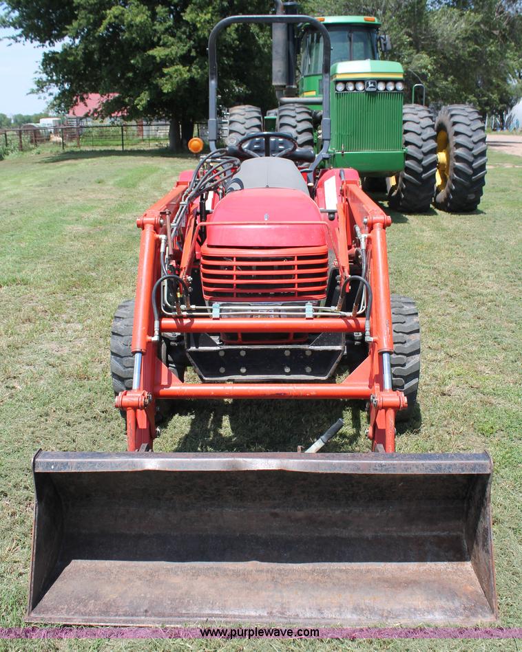 image for item H5807 2003 Century 2028 MFWD tractor