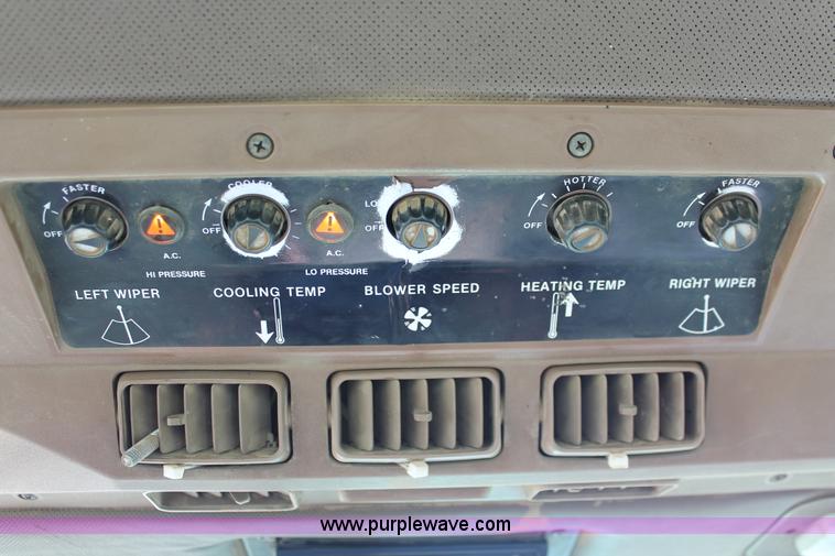 image for item H5808 1984 John Deere 8850 4WD tractor with Kinze repower