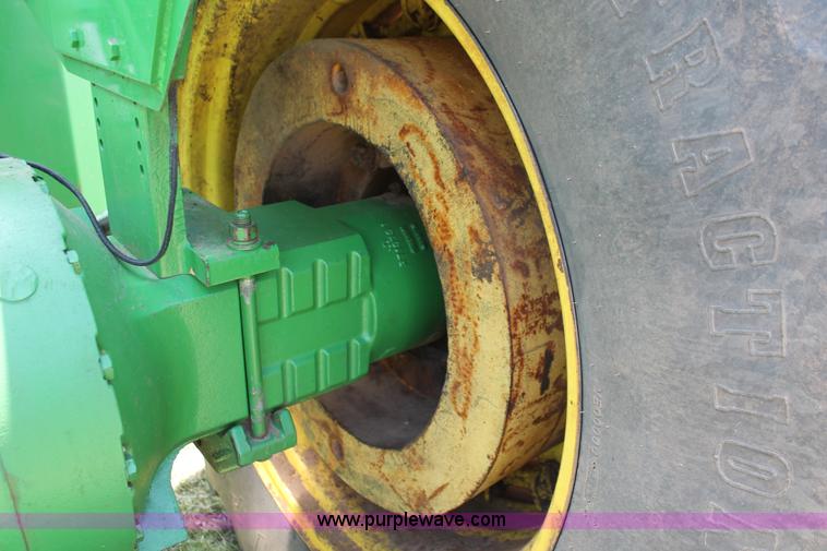 image for item H5808 1984 John Deere 8850 4WD tractor with Kinze repower