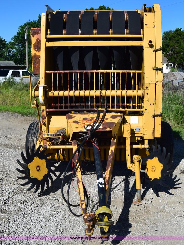 image for item J6597 1989 Vermeer 504I round baler