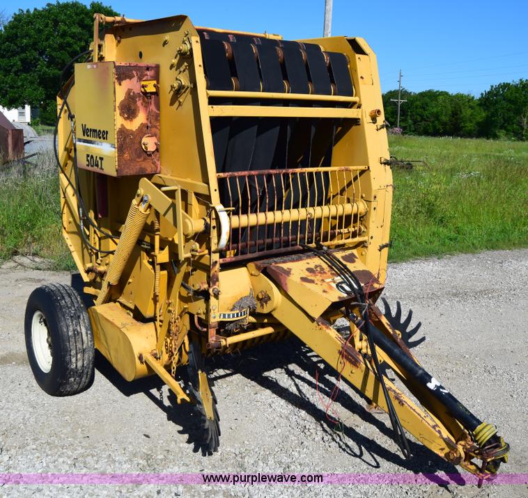 image for item J6597 1989 Vermeer 504I round baler