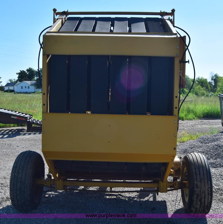 image for item J6597 1989 Vermeer 504I round baler