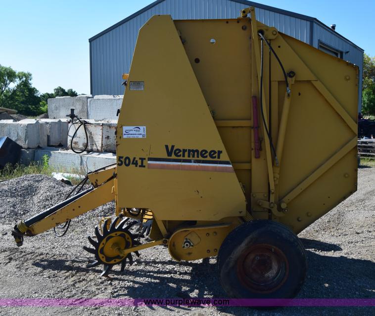 image for item J6597 1989 Vermeer 504I round baler