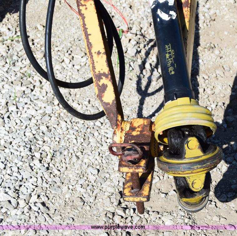 image for item J6597 1989 Vermeer 504I round baler