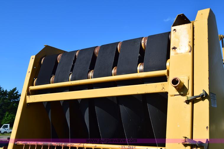 image for item J6597 1989 Vermeer 504I round baler