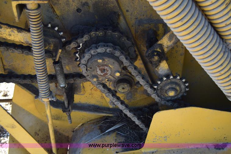 image for item J6597 1989 Vermeer 504I round baler