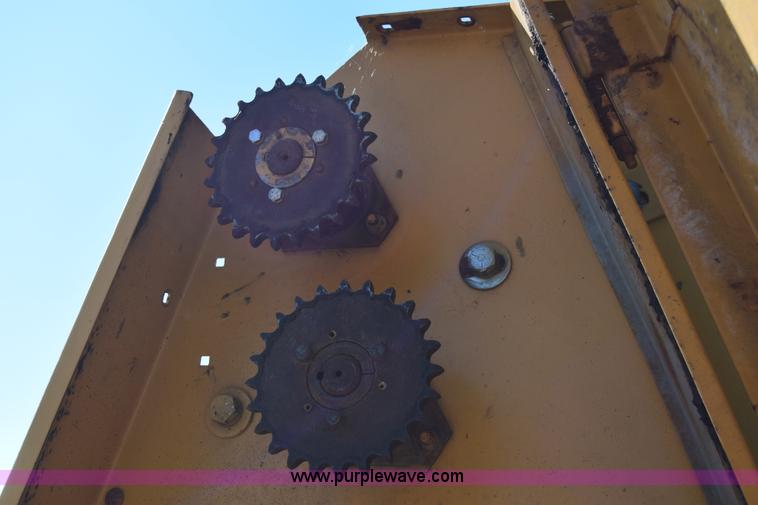 image for item J6597 1989 Vermeer 504I round baler