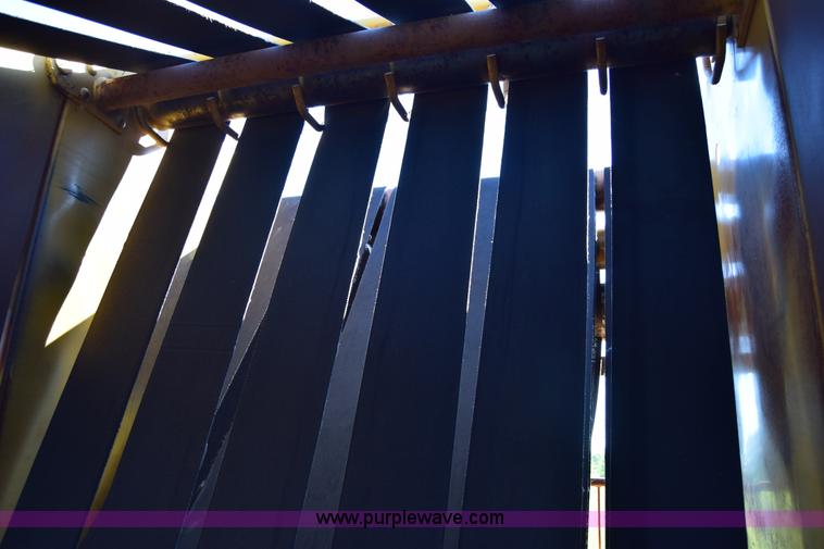 image for item J6597 1989 Vermeer 504I round baler