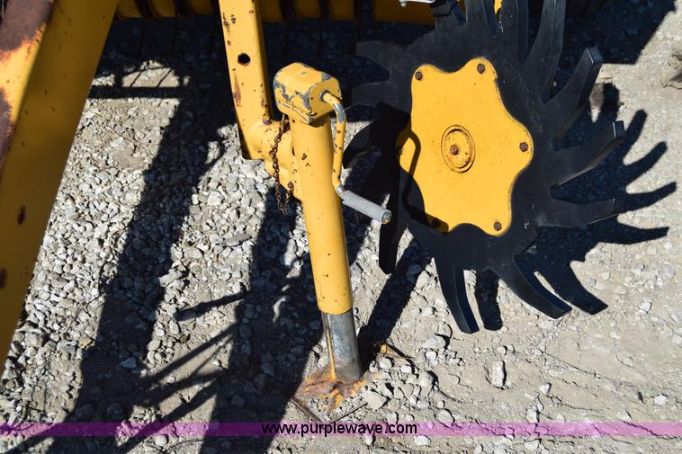 image for item J6597 1989 Vermeer 504I round baler